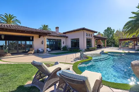 Exterior - 14160 Augusta Ct, Poway, CA 92064 photo 8 of 13