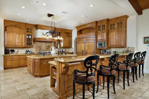 Kitchen - 14160 Augusta Ct, Poway, CA 92064 photo 2 of 2