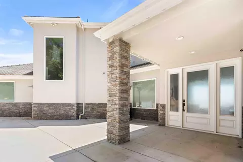 Exterior - 2370 Dos Lomas, Fallbrook, CA 92028 photo 3 of 5