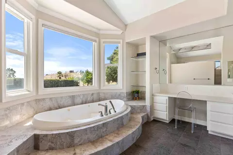 Bath - 2370 Dos Lomas, Fallbrook, CA 92028 photo 2 of 2