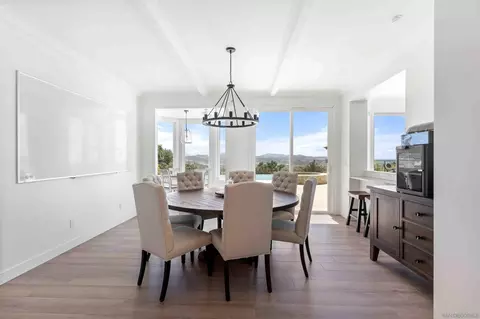 Dining - 2370 Dos Lomas, Fallbrook, CA 92028 photo 2 of 3