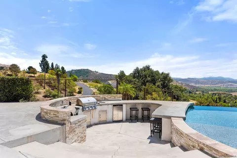Exterior - 2370 Dos Lomas, Fallbrook, CA 92028 photo 5 of 5
