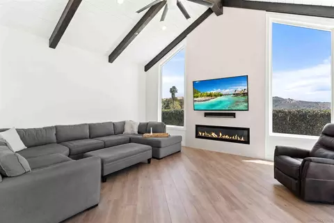 Living - 2370 Dos Lomas, Fallbrook, CA 92028 photo 3 of 3
