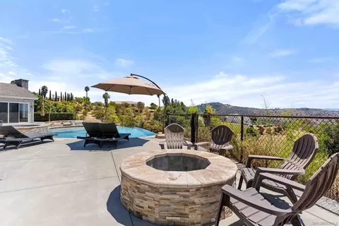 Exterior - 2370 Dos Lomas, Fallbrook, CA 92028 photo 4 of 5