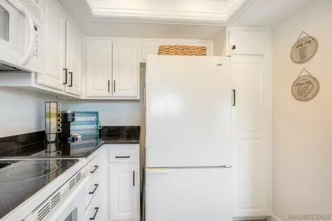 Kitchen - 4432 Skimmer Way, Oceanside, CA 92057 photo 6 of 6