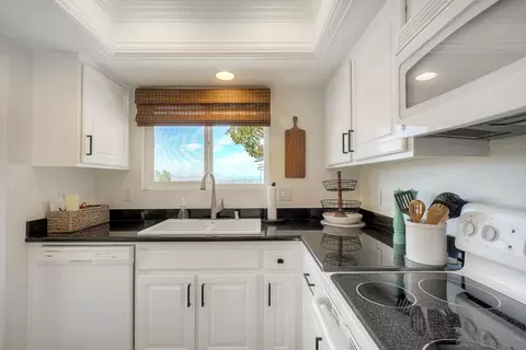 Kitchen - 4432 Skimmer Way, Oceanside, CA 92057 photo 3 of 6