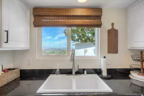 Kitchen - 4432 Skimmer Way, Oceanside, CA 92057 photo 4 of 6