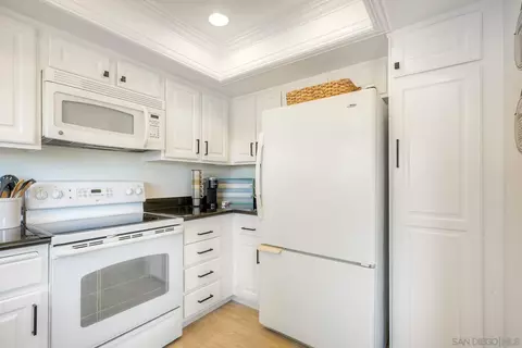 Kitchen - 4432 Skimmer Way, Oceanside, CA 92057 photo 5 of 6