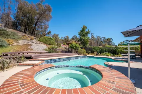 Exterior - 14473 Maplewood St, Poway, CA 92064 photo 3 of 4