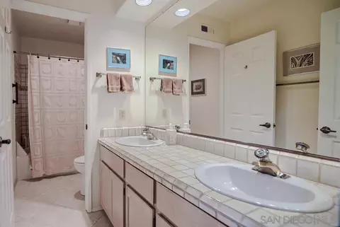 Bath - 14473 Maplewood St, Poway, CA 92064 photo 2 of 2