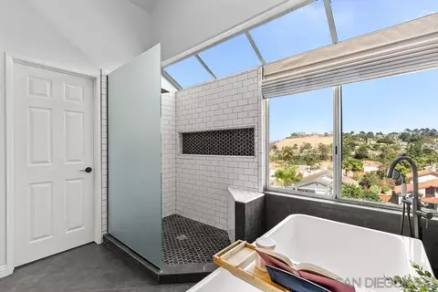 Bath - 5168 Frazee, Oceanside, CA 92057 photo 5 of 7