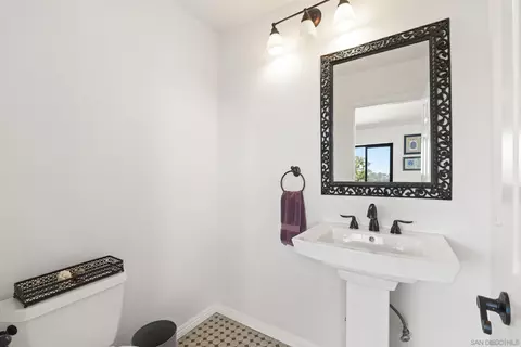 Bath - 2501 Navarra #121, Carlsbad, CA 92009 photo 3 of 3