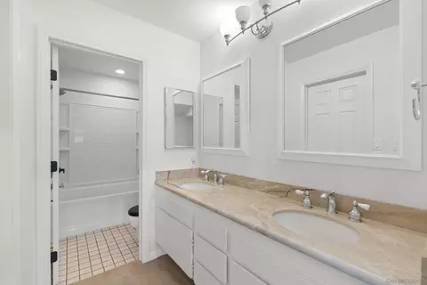 Bath - 2501 Navarra #121, Carlsbad, CA 92009 photo 2 of 3