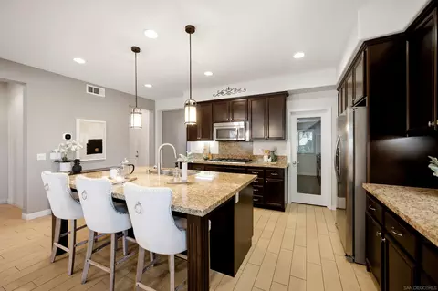 Kitchen - 39096 Clear Creek Ln, Temecula, CA 92591 photo 2 of 3