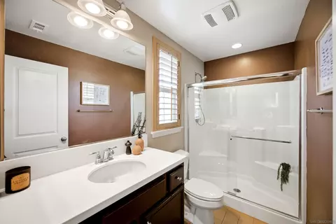 Bath - 39096 Clear Creek Ln, Temecula, CA 92591 photo 4 of 5