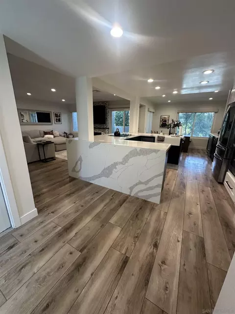 2444 Caminito Venido, San Diego, CA 92107