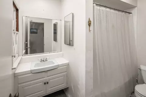 Bath - 8925 Cliffridge Ave, La Jolla, CA 92037 photo 3 of 3
