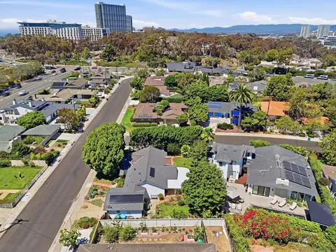 View/Area - 8925 Cliffridge Ave, La Jolla, CA 92037 photo 7 of 9