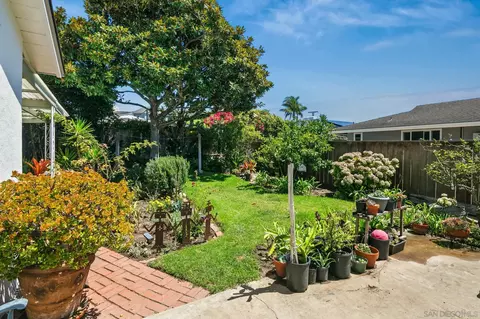 Exterior - 8925 Cliffridge Ave, La Jolla, CA 92037 photo 5 of 14