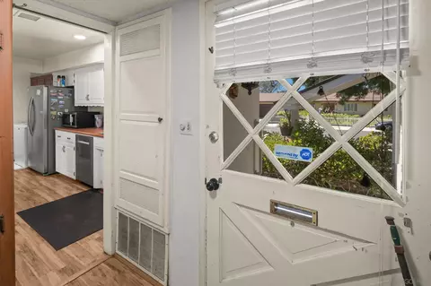 Entry Way - 8925 Cliffridge Ave, La Jolla, CA 92037 photo 1 of 1