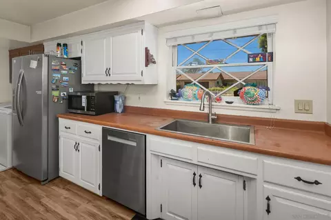 Kitchen - 8925 Cliffridge Ave, La Jolla, CA 92037 photo 2 of 4