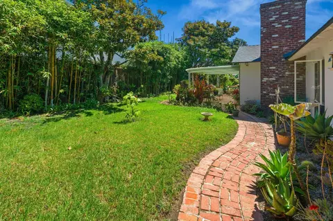 Exterior - 8925 Cliffridge Ave, La Jolla, CA 92037 photo 11 of 14