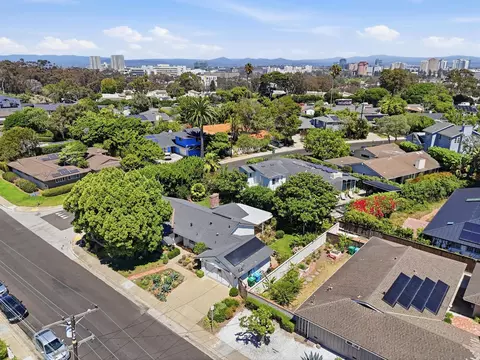 View/Area - 8925 Cliffridge Ave, La Jolla, CA 92037 photo 8 of 9