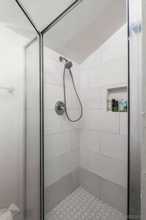 Bath - 8925 Cliffridge Ave, La Jolla, CA 92037 photo 2 of 3