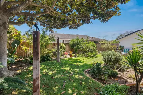 Exterior - 8925 Cliffridge Ave, La Jolla, CA 92037 photo 6 of 14