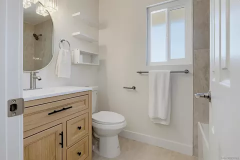 Bath - 2121 E Grand Ave #C12, Escondido, CA 92027 photo 1 of 2