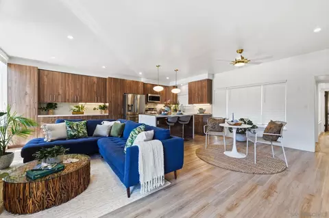 Living - 404 Bonair St, La Jolla, CA 92037 photo 1 of 4