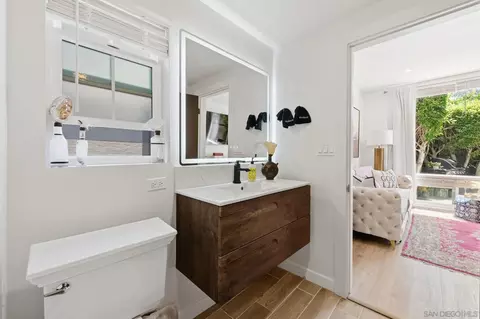 Bath - 404 Bonair St, La Jolla, CA 92037 photo 4 of 7