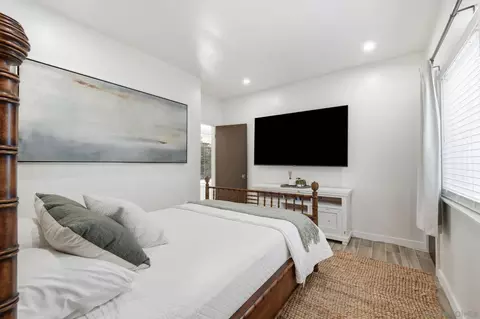 Bedroom - 404 Bonair St, La Jolla, CA 92037 photo 1 of 5