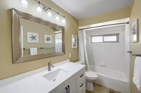 Bath - 9518 Hillcreek Way, Santee, CA 92071 photo 3 of 3