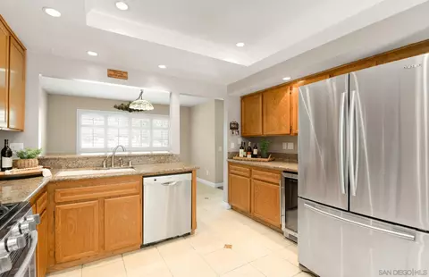 Kitchen - 1036 Long Shadow Ct, El Cajon, CA 92019 photo 3 of 3