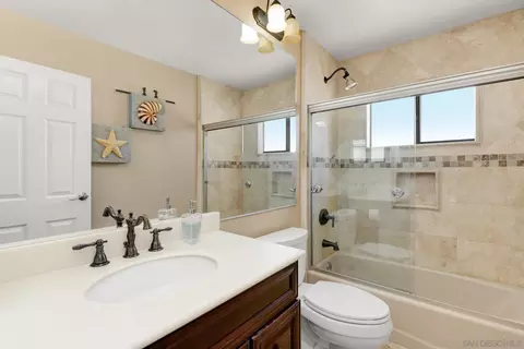 Bath - 1036 Long Shadow Ct, El Cajon, CA 92019 photo 3 of 4