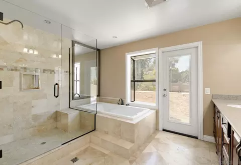 Bath - 1036 Long Shadow Ct, El Cajon, CA 92019 photo 2 of 4
