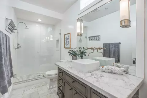 Bath - 953 E Ave, Coronado, CA 92118 photo 2 of 5