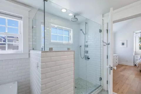Bath - 953 E Ave, Coronado, CA 92118 photo 4 of 5