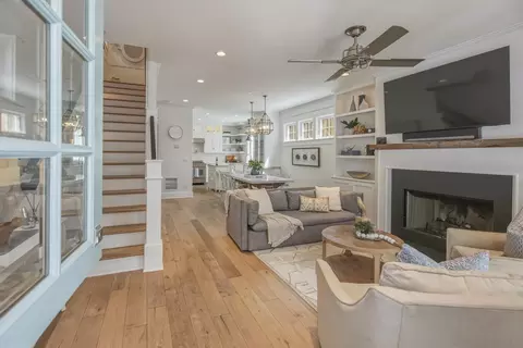 Entry Way - 953 E Ave, Coronado, CA 92118 photo 2 of 6