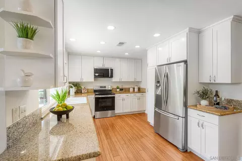 Kitchen - 17709 Saint Andrews, Poway, CA 92064 photo 3 of 4
