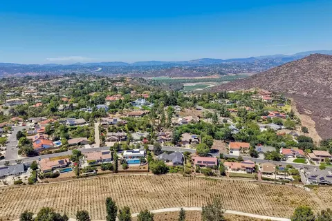 View/Area - 17709 Saint Andrews, Poway, CA 92064 photo 15 of 15