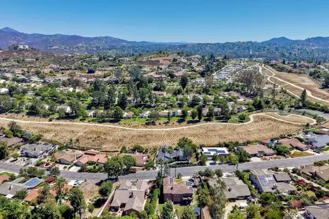 View/Area - 17709 Saint Andrews, Poway, CA 92064 photo 5 of 15