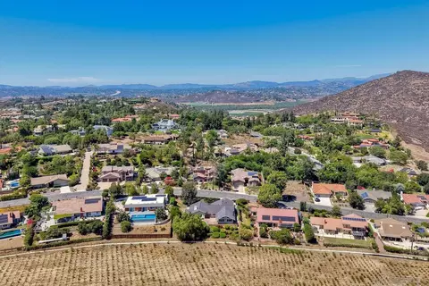View/Area - 17709 Saint Andrews, Poway, CA 92064 photo 13 of 15
