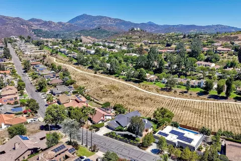 View/Area - 17709 Saint Andrews, Poway, CA 92064 photo 4 of 15