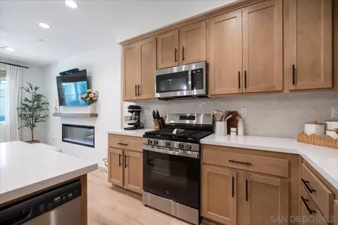 Kitchen - 32383 Tannat Dr, Temecula, CA 92591 photo 4 of 4