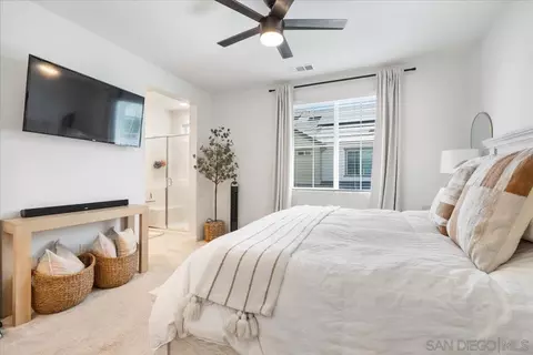 Bedroom - 32383 Tannat Dr, Temecula, CA 92591 photo 2 of 2