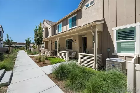 Exterior - 32383 Tannat Dr, Temecula, CA 92591 photo 2 of 9
