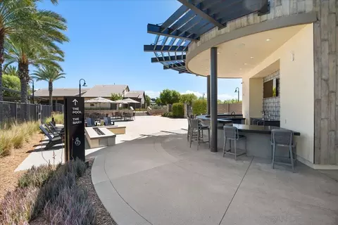 Exterior - 32383 Tannat Dr, Temecula, CA 92591 photo 4 of 9