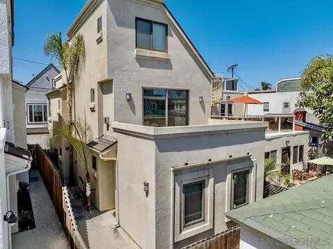 818 Queenstown Ct, San Diego, CA 92109